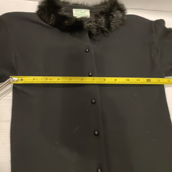 🌟HP🌟Julius Berger Girls Faux Fur Collar and Trim sleeves/ L/S sweater Size 7-8 - Picture 8 of 15